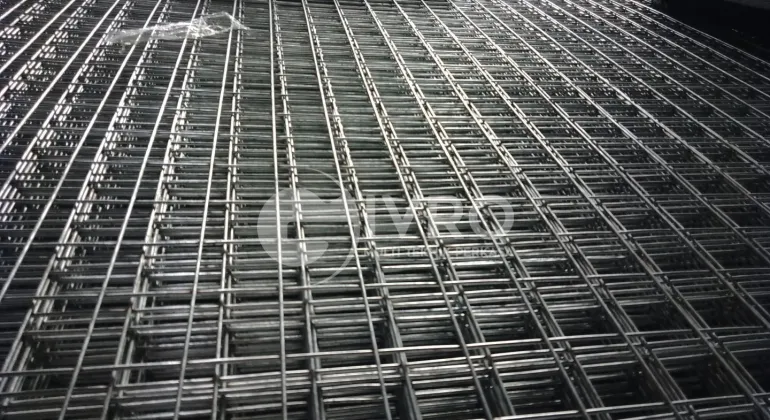 Pabrik ram mesh lembaran tebal 2.5 - 3 - 4 mili lubangan 5x5cm