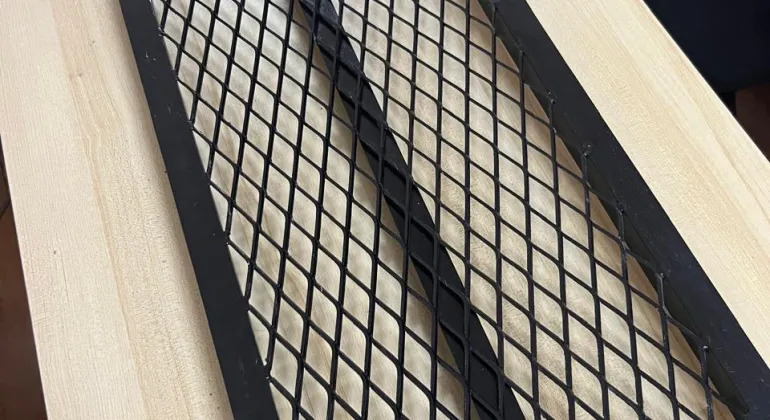 Expanded Metal Penutup Selokan: Solusi Kuat, Aman, dan Tahan Lama